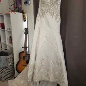 David Tutera Ivory Lace Wedding Dress